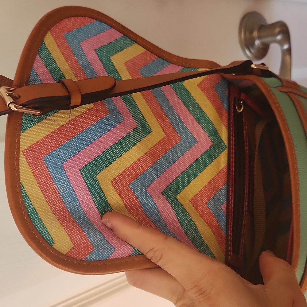 Dooney and bourke handbag - Picture 3 of 3